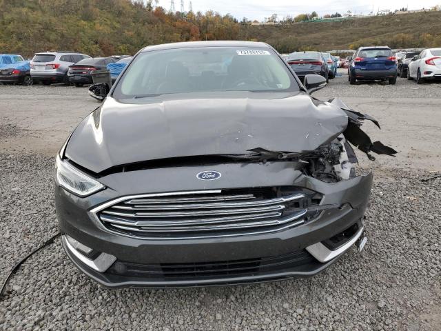 3FA6P0T95HR100631 - 2017 FORD FUSION SE CHARCOAL photo 5