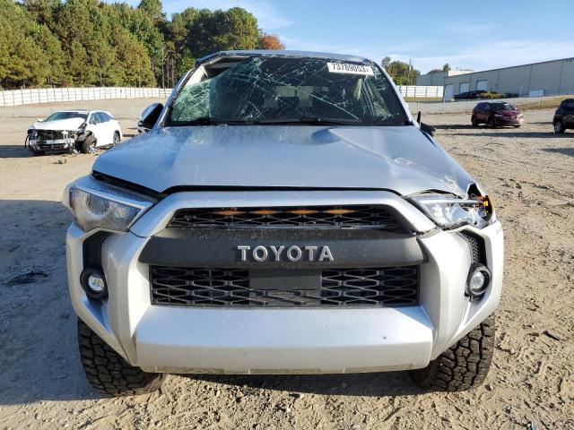 JTEMU5JR4M5891396 - 2021 TOYOTA 4RUNNER SR5/SR5 PREMIUM 银色 照片 5