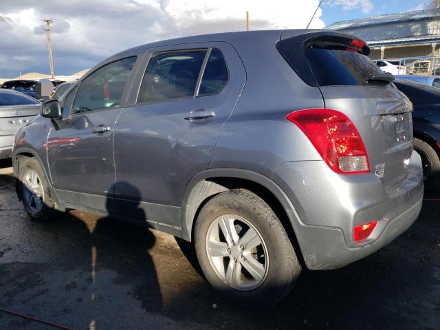 3GNCJKSB3LL193618 - 2020 CHEVROLET TRAX LS GRAY photo 2