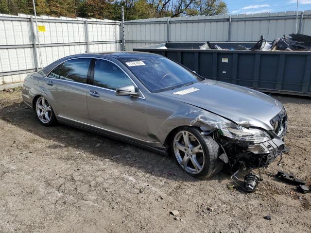 WDDNG9EB2DA535613 - 2013 MERCEDES-BENZ S 550 4MATIC GRAY photo 4