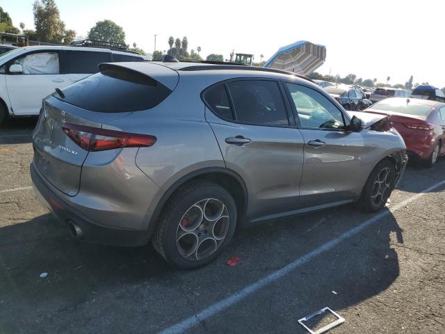 ZASFAKPN9J7B89512 - 2018 ALFA ROMEO STELVIO SPORT GRAY photo 3