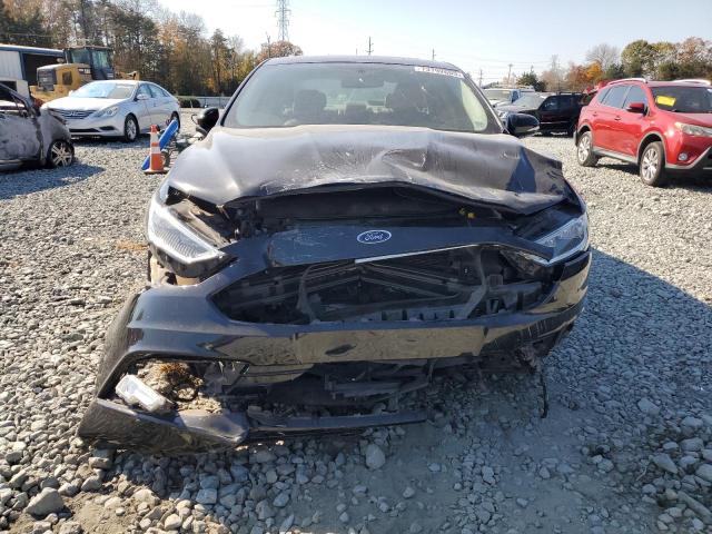 3FA6P0HD1HR339252 - 2017 FORD FUSION SE BLACK photo 5