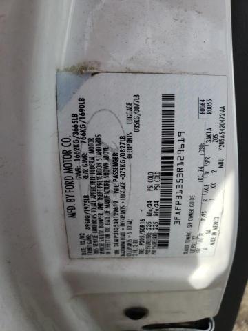 3FAFP31353R129619 - 2003 FORD FOCUS ZX3 WHITE photo 12