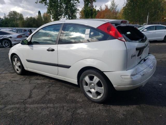 3FAFP31353R129619 - 2003 FORD FOCUS ZX3 WHITE photo 2