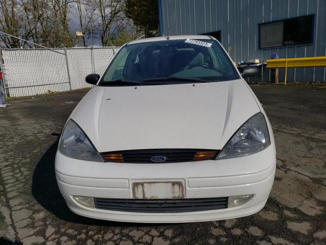 3FAFP31353R129619 - 2003 FORD FOCUS ZX3 WHITE photo 5