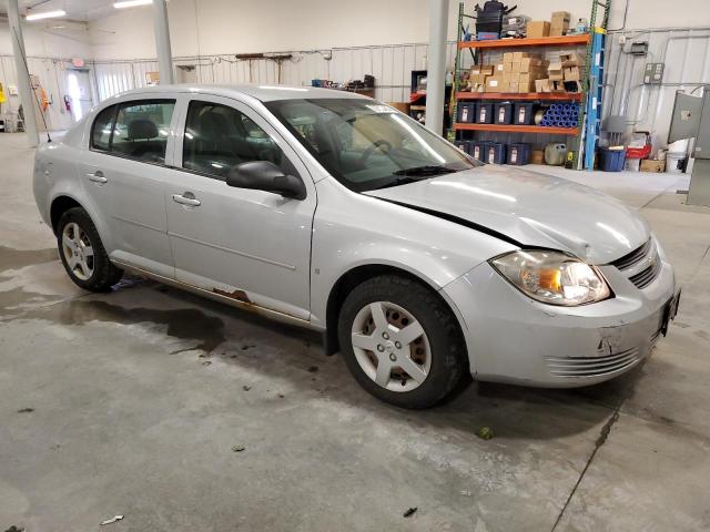 1G1AK58F887291847 - 2008 CHEVROLET COBALT LS SILVER photo 4