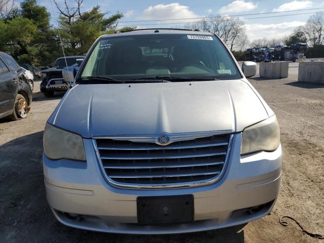 2A8HR54P78R737901 - 2008 CHRYSLER TOWN & COU TOURING 银色 照片 5