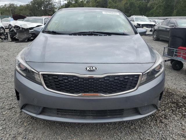 3KPFL4A77HE139369 - 2017 KIA FORTE LX GRAY photo 5