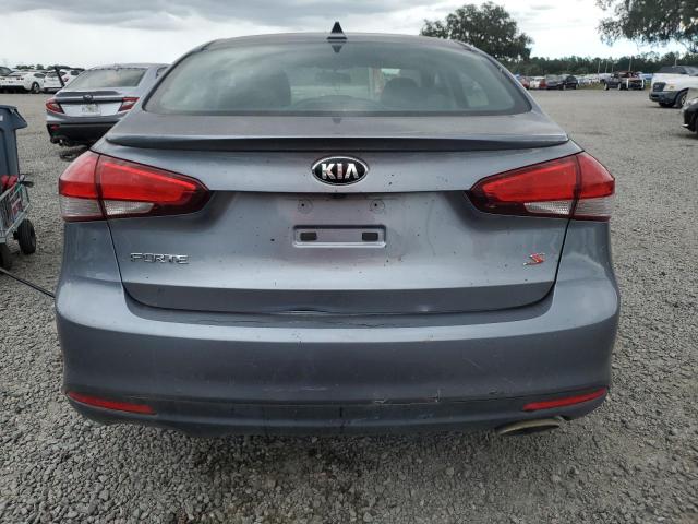 3KPFL4A77HE139369 - 2017 KIA FORTE LX GRAY photo 6