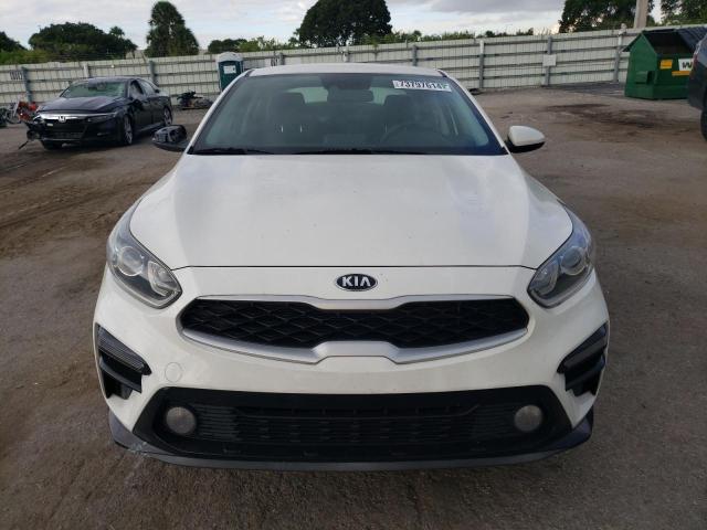 3KPF24AD4KE050164 - 2019 KIA FORTE FE WHITE photo 5