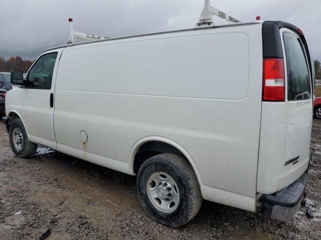 1GCWGAFF8G1268354 - 2016 CHEVROLET EXPRESS G2 WHITE photo 2