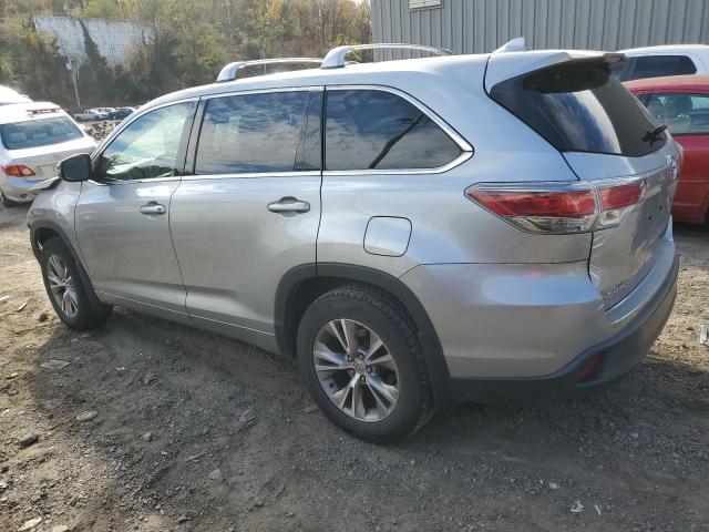 5TDBKRFH7FS196660 - 2015 TOYOTA HIGHLANDER LE SILVER photo 2