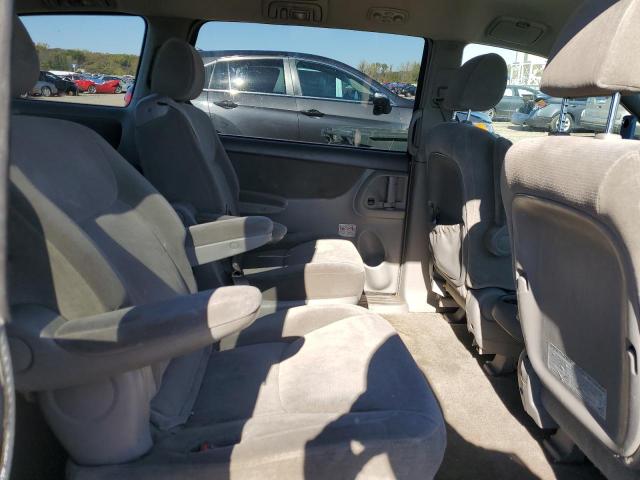 5TDZA23C64S179136 - 2004 TOYOTA SIENNA CE SILVER photo 11