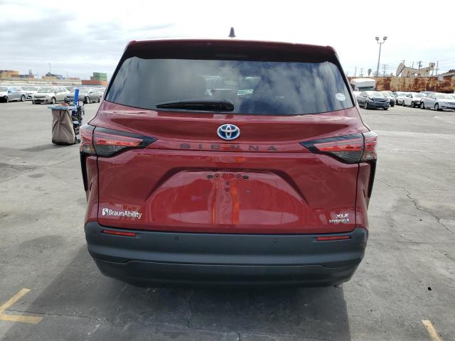 5TDYRKEC2NS129661 - 2022 TOYOTA SIENNA XLE RED photo 6