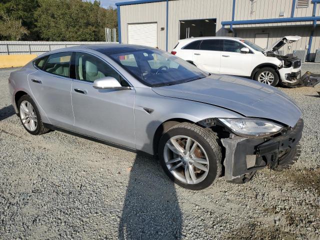 5YJSA1DN7DFP18038 - 2013 TESLA MODEL S WHITE photo 4