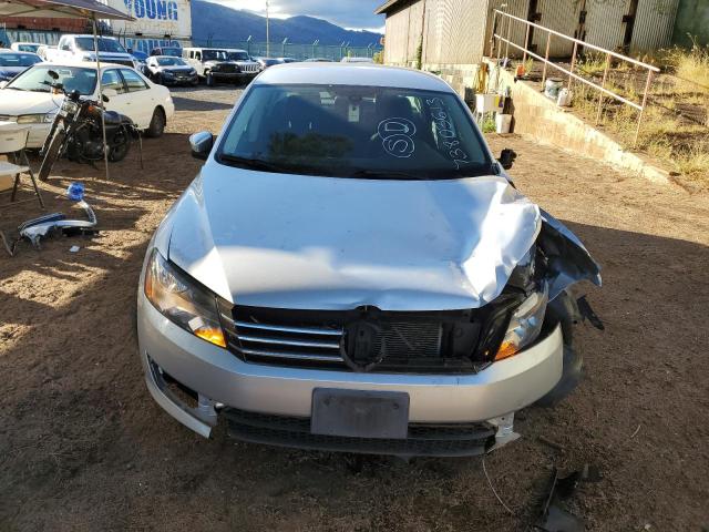 1VWAP7A38CC057547 - 2012 VOLKSWAGEN PASSAT S SILVER photo 5