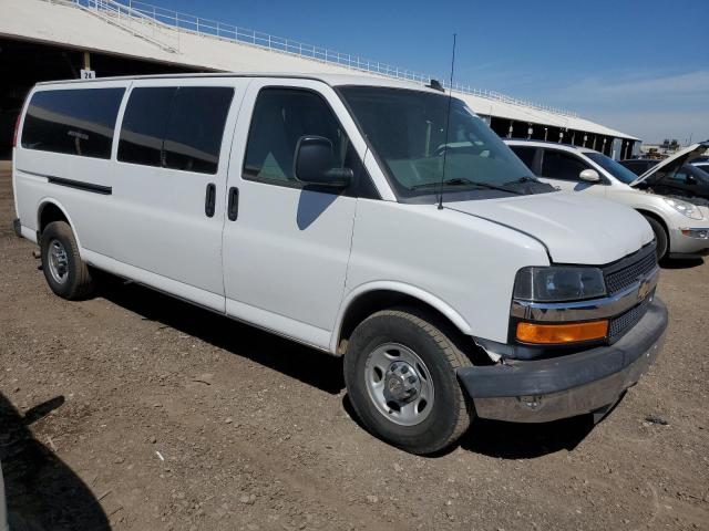 1GAZGPFG6G1244703 - 2016 CHEVROLET EXPRESS G3 LT WHITE photo 4