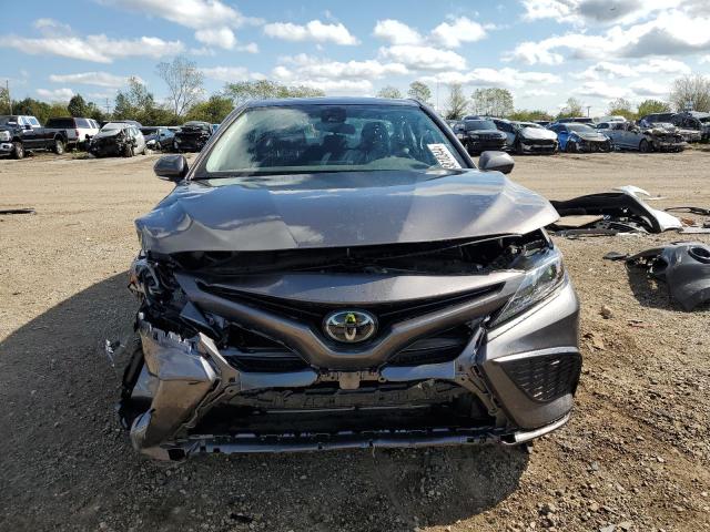 4T1G11AK9PU808220 - 2023 TOYOTA CAMRY SE NIGHT SHADE GRAY photo 5