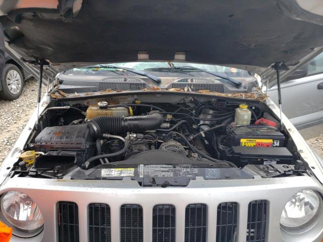 1J4GL38K45W639977 - 2005 JEEP LIBERTY RENEGADE 银色 照片 11