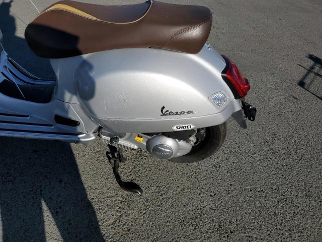 ZAPM459L0G5200775 - 2016 VESPA GTS 300 SUPER SILVER photo 7