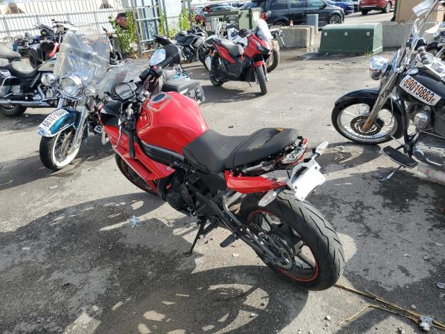 JKAEXEE16CDA02524 - 2012 KAWASAKI EX650 EC RED photo 3