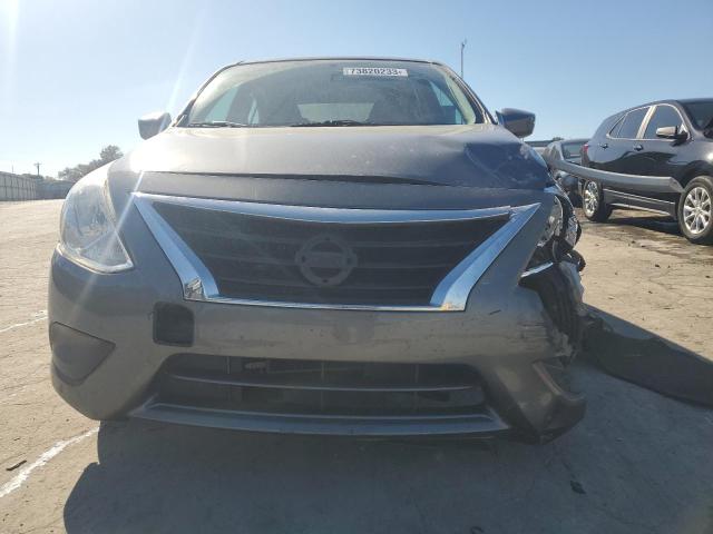 3N1CN7AP3JL817750 - 2018 NISSAN VERSA S SILVER photo 5