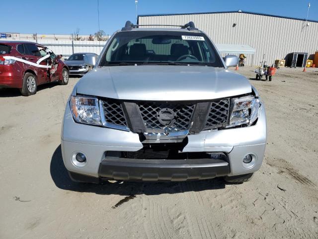 1N6AD07U26C406609 - 2006 NISSAN FRONTIER CREW CAB LE SILVER photo 5