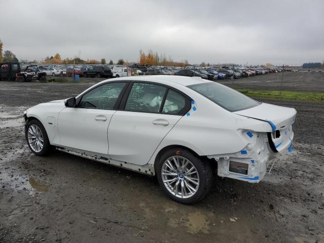 3MW39FS0XP8D06980 - 2023 BMW 330XE Білий фото 2