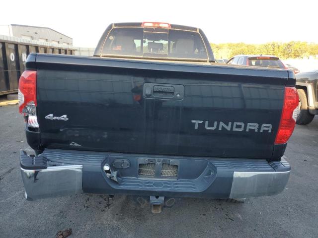 5TFUM5F10HX072130 - 2017 TOYOTA TUNDRA DOUBLE CAB SR/SR5 BLACK photo 6