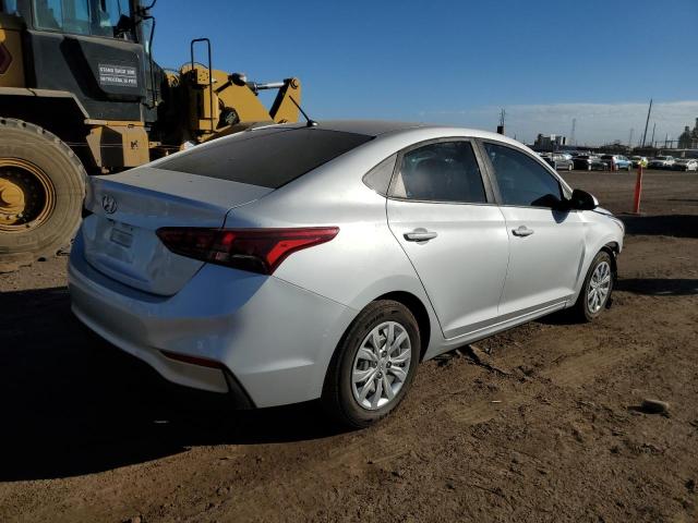 3KPC24A3XJE017923 - 2018 HYUNDAI ACCENT SE SILVER photo 3