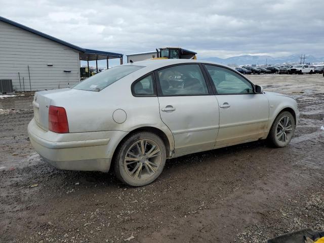WVWBH63B31P045931 - 2001 VOLKSWAGEN PASSAT GLX Gümüş foto 3