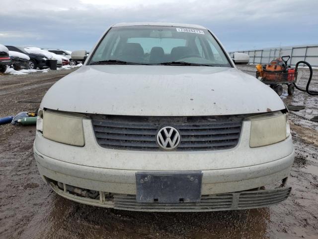 WVWBH63B31P045931 - 2001 VOLKSWAGEN PASSAT GLX Gümüş foto 5