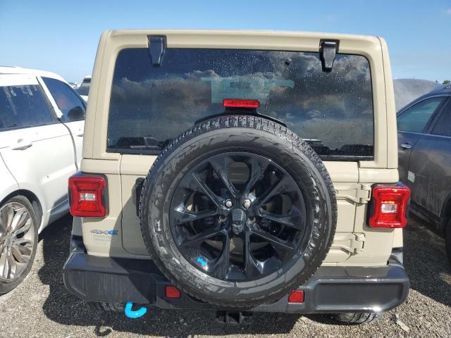 1C4JJXP69NW279845 - 2022 JEEP WRANGLER U SAHARA 4XE TAN photo 6