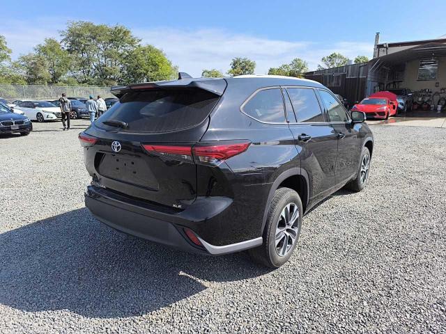 5TDGZRAH3NS549161 - 2022 TOYOTA HIGHLANDER XLE Qara foto 4
