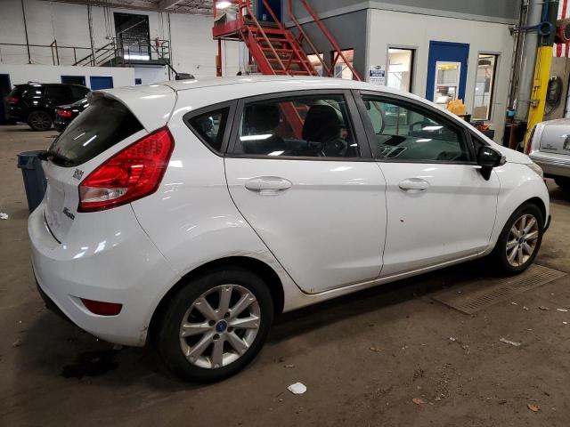 3FADP4EJ4DM147050 - 2013 FORD FIESTA SE WHITE photo 3