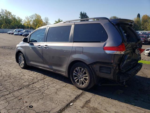 5TDYK3DC3BS032587 - 2011 TOYOTA SIENNA XLE GRAY photo 2