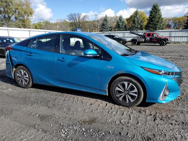 JTDKARFP1H3014093 - 2017 TOYOTA PRIUS PRIM BLUE photo 4