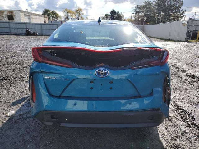 JTDKARFP1H3014093 - 2017 TOYOTA PRIUS PRIM BLUE photo 6
