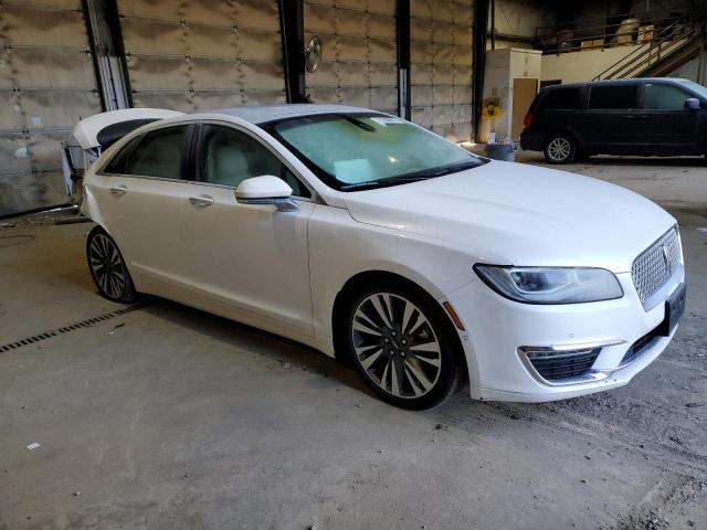 3LN6L5MUXKR605413 - 2019 LINCOLN MKZ RESERVE II WHITE photo 4