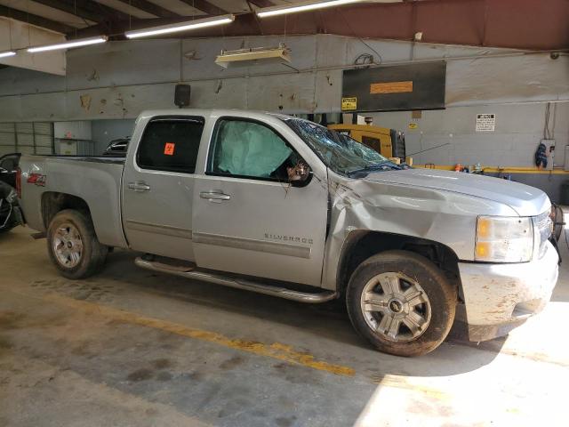 3GCPKTE30BG239382 - 2011 CHEVROLET SILVERADO K1500 LTZ SILVER photo 4