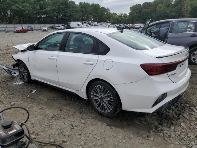 3KPF54AD0NE426144 - 2022 KIA FORTE GT LINE WHITE photo 2