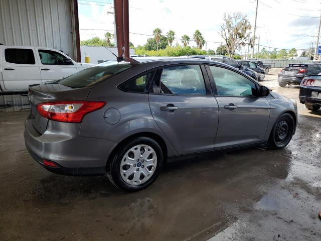 1FAHP3F23CL318020 - 2012 FORD FOCUS SE GRAY photo 3