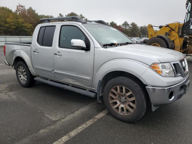 1N6AD0EV3AC438361 - 2010 NISSAN FRONTIER CREW CAB SE SILVER photo 4