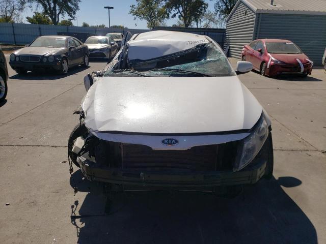 KNAGN4A72B5141559 - 2011 KIA OPTIMA EX WHITE photo 5