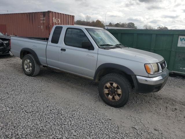 1N6ED26Y2YC424029 - 2000 NISSAN FRONTIER KING CAB XE SILVER photo 4