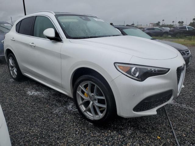 ZASPAKBN2L7C95427 - 2020 ALFA ROMEO STELVIO TI WHITE photo 4