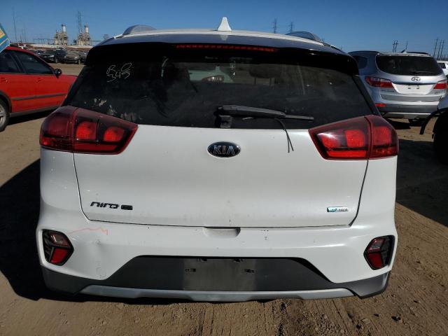 KNDCB3LC6L5368558 - 2020 KIA NIRO LX WHITE photo 6