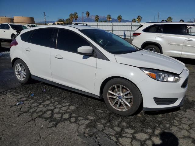 1FADP3K25JL295387 - 2018 FORD FOCUS SE WHITE photo 4