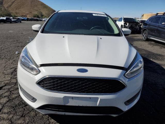 1FADP3K25JL295387 - 2018 FORD FOCUS SE WHITE photo 5