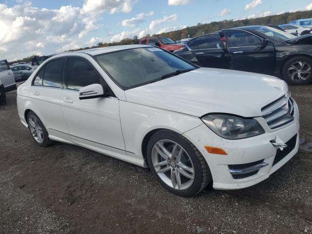 WDDGF4HB4DR287294 - 2013 MERCEDES-BENZ C 250 WHITE photo 4